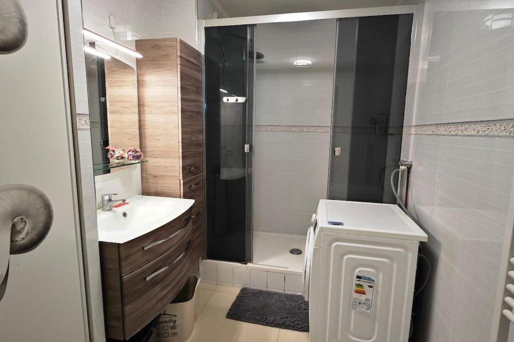 Jin Apartment *